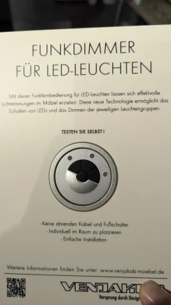 Wohnwand Sentino Lack Sand Matt Grau Absetzung Spaltholz Nussbaum Geölt Mit Beleuchtung Und Fernbedinung