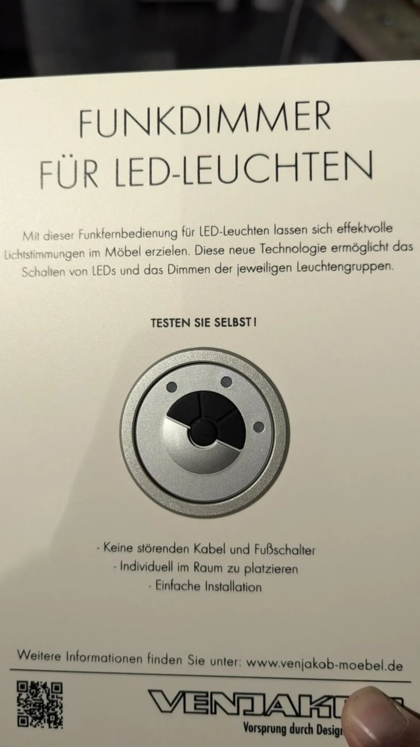 Wohnwand Sentino Lack Sand Matt Grau Absetzung Spaltholz Nussbaum Geölt Mit Beleuchtung Und Fernbedinung