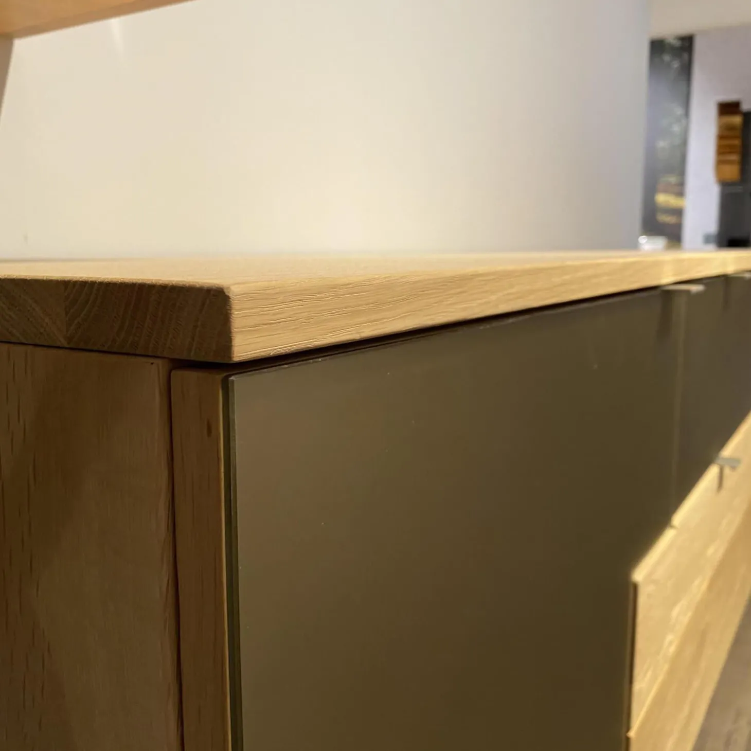 Wohnwand Signatura Rustikale Asteiche Bianco Akzente In Satinierten Bronzeglas Nickelfarbig Nickelfarbig