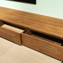 Wohnwand Sipario Nussbaum Geölt mit Kabeldurchlass