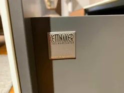 Wohnwand Soma Korpus Innen Lack Matt Graphit Korpus Außen Nussbaum mit Beleuchtung