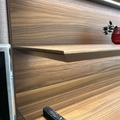 Wohnwand Soma Lack Und Glas Graphit Matt Grau Mit Paneelsystem Nussbaum Massivoptik Und Beleuchtung