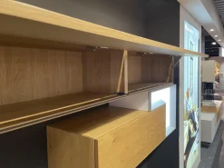 Wohnwand Tetrim A Korpus Und Front Lack Reinweiß Weiß Und Eiche Natur Rahmen Silberfarbig Mit LED Beleuchtung