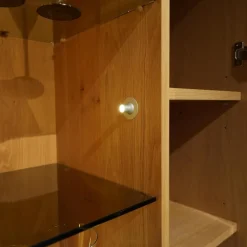 Wohnwand V Montana Wildeiche Geölt Glasrückwand Optiwhite Weiß Mit Beleuchtung Inklusive 2 Vitrinen