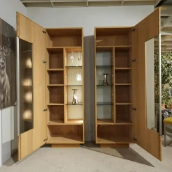 Wohnwand V Montana Wildeiche Geölt Glasrückwand Optiwhite Weiß Mit Beleuchtung Inklusive 2 Vitrinen