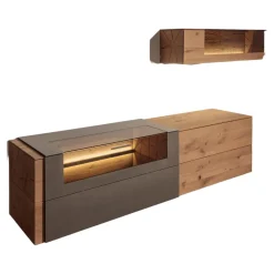 Wohnwand Vera 7210W Kerneiche Umato Massiv Oberfläche Sägegrau Gebürstet Lackiert Applikation Metall Titan Mit Beleuchtung