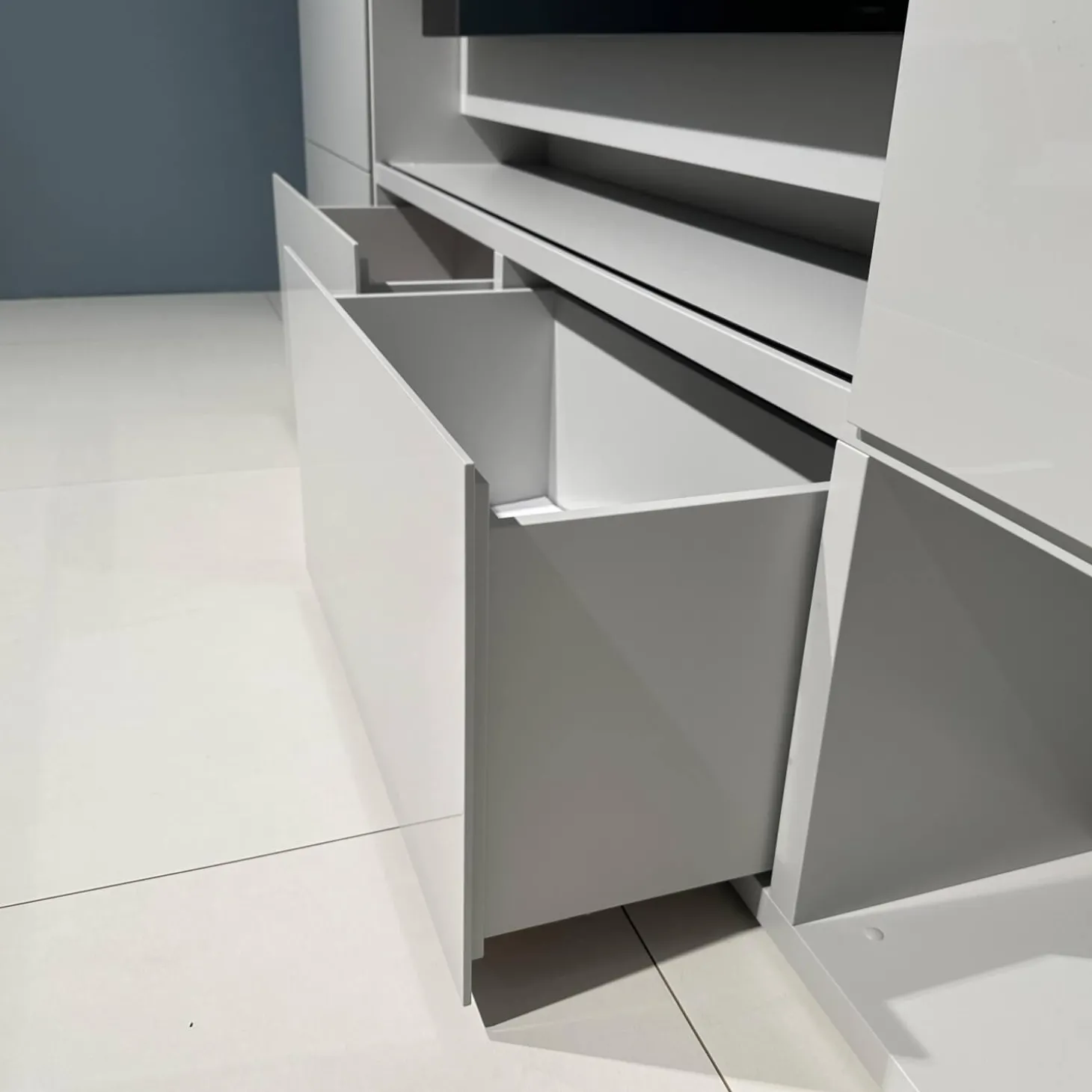 Wohnwand Vita Lack Grauweiß Matt Und Hochglanz Mit Schiebetüren Ohne Deko