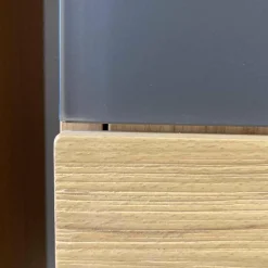 Wohnwand V-Montana Kernbuche mit Glasfronten Montegrau