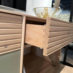 Wohnwandkombination Lina Eiche Massiv Gebürstet Weiß Geölt Glas Matt Salbei Mit Schreibplatz