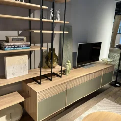 Wohnwandkombination Lina Eiche Massiv Gebürstet Weiß Geölt Glas Matt Salbei Mit Schreibplatz