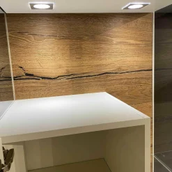 Wohnwand-Vitrinen Kombination Sentino Weiß Matt Rückwand in Anziano Eiche