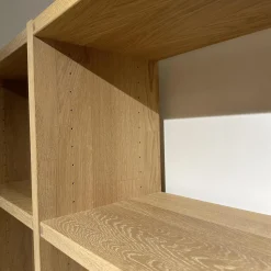 Wohwand In Eiche Weiß Geölt Fronten Glas Pearl Matt Innen Buche Mit Zwei Schubkästen Und Einer Klappe