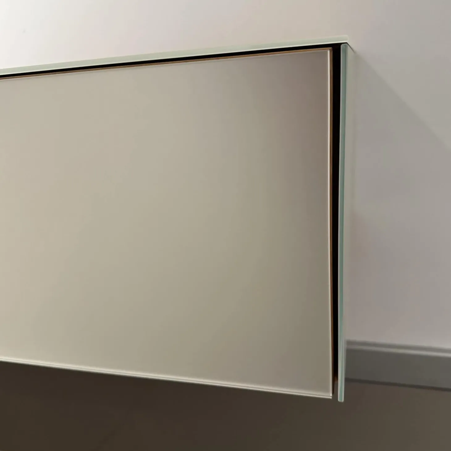 Wohwand In Eiche Weiß Geölt Fronten Glas Pearl Matt Innen Buche Mit Zwei Schubkästen Und Einer Klappe